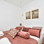 Amazing Apartment - Le Marais